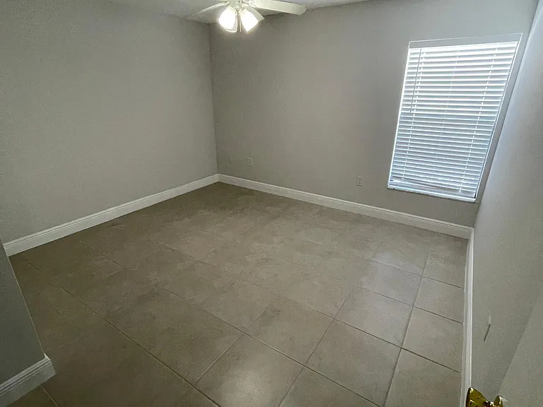 1918 Crystal Grove Dr #1918 — Photo 11