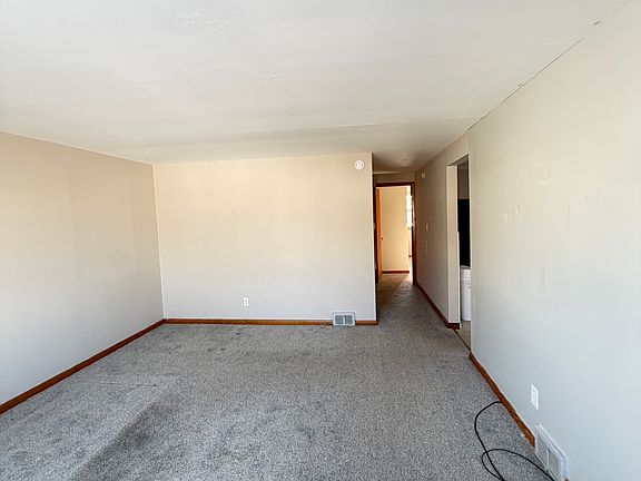 3rd image of 347 Lasalle Ave Floor 2