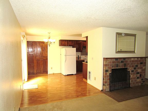 4th image of 800 NE 105th St