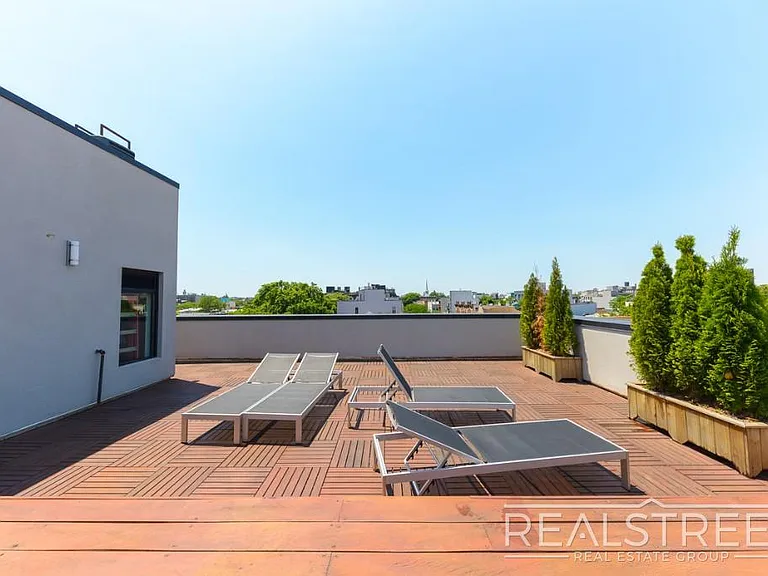 98 Himrod St #3R — Photo 13
