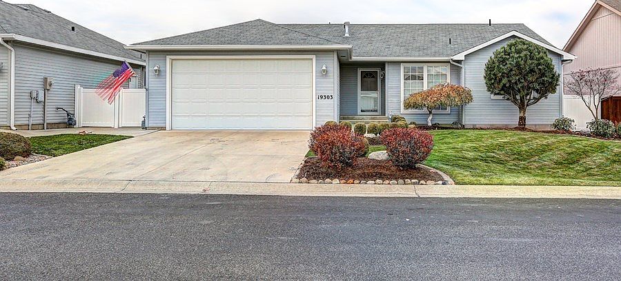 1st image of 19303 E Riverwalk Ln