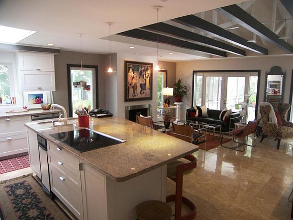 Kitchen w/Granite Counters