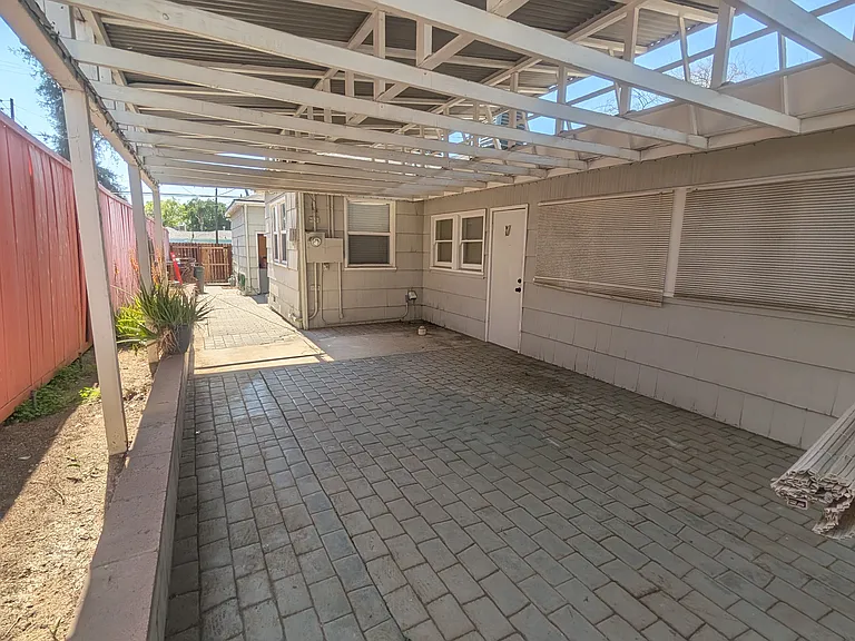 2401 Lomita Verde Dr — Photo 25
