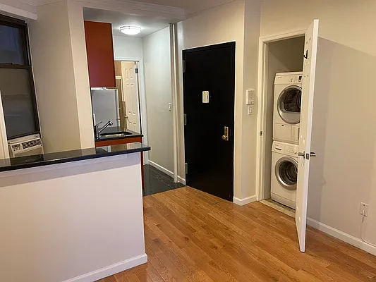 Rented by Eric Goodman Realty Corp | media 14