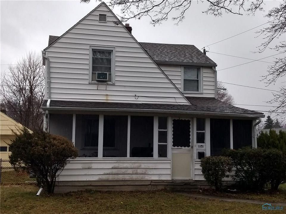 2nd image of 3302 Blackstone Dr
