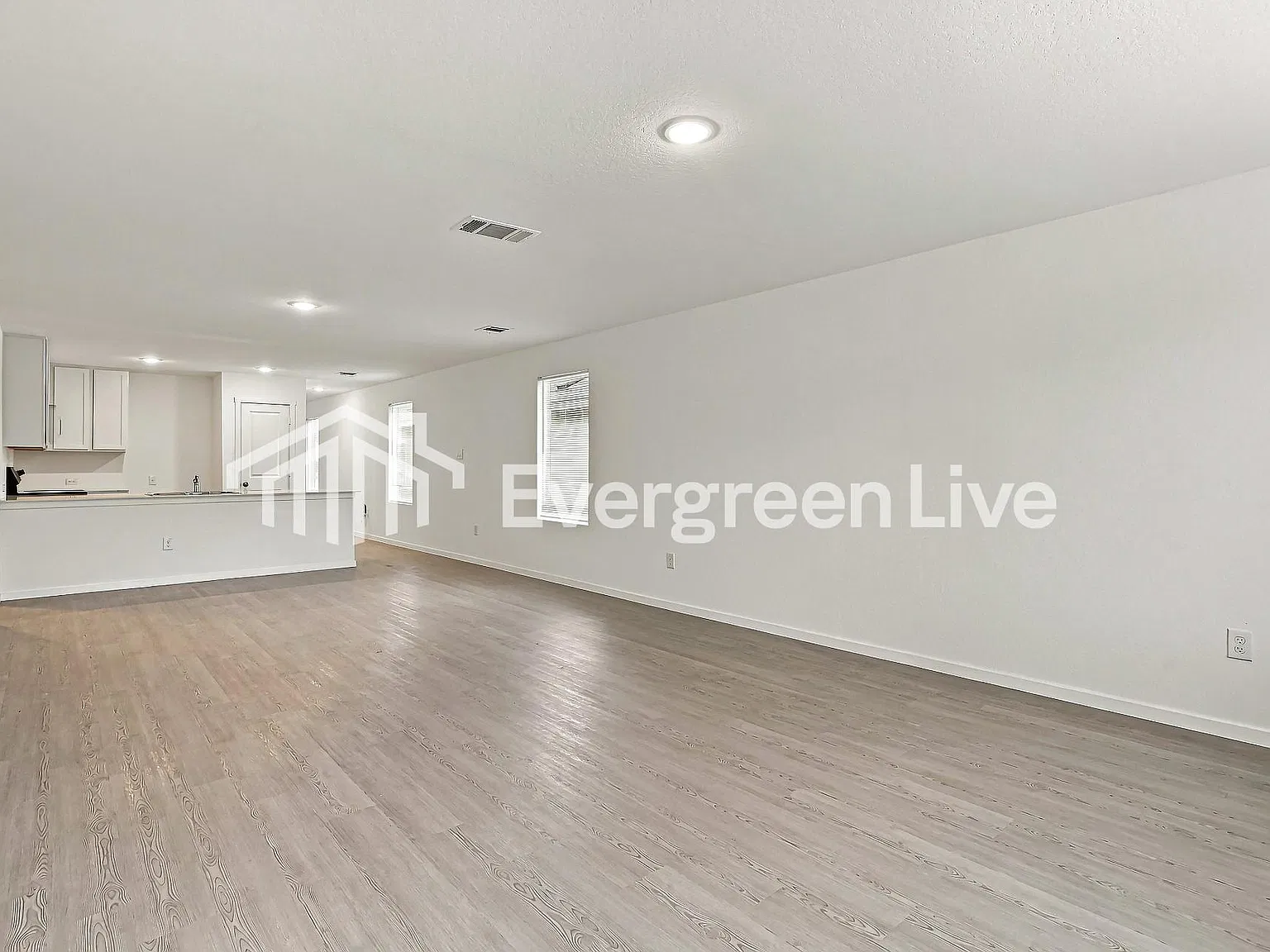 4 bed, 2.0 bath, 1575 sqft, $1,505 — Photo 2