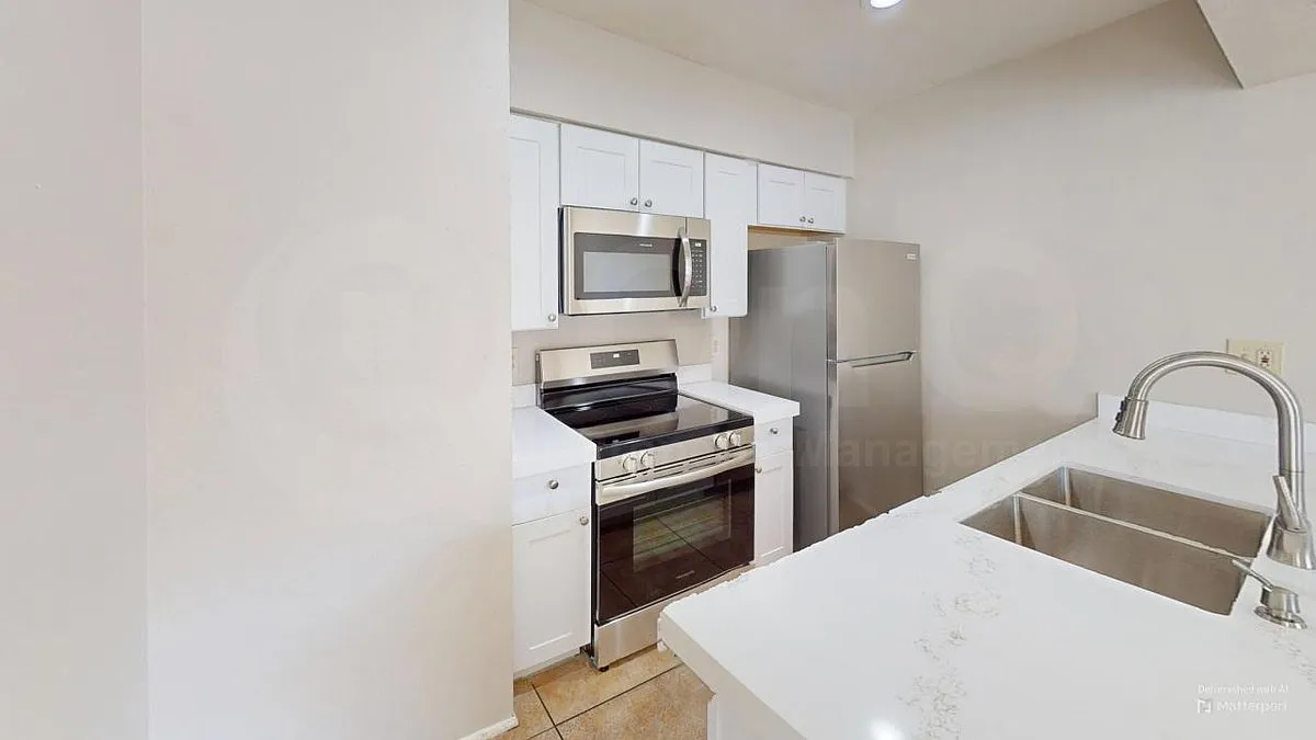 3 bed, 2.0 bath, 1066 sqft, $1,585 — Photo 3