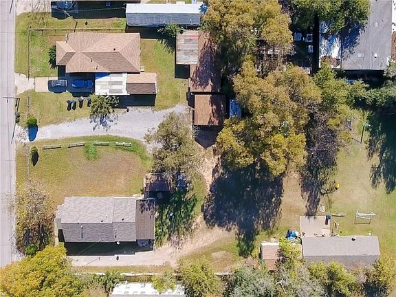 4th image of 1115 N Purdue Ave