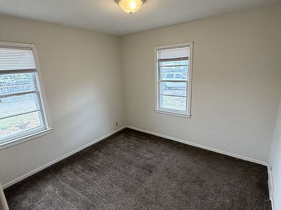 4th image of 922 S San Pablo Ln