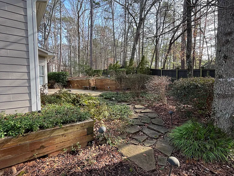 Yep, this is truly a private, wooded back yard for your total enjoyment!