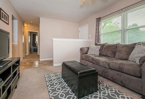 4th image of 1870 Gardenia Dr
