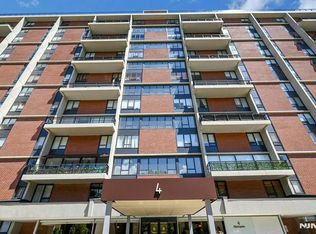 4 Horizon Rd #805, Fort Lee, NJ 07024