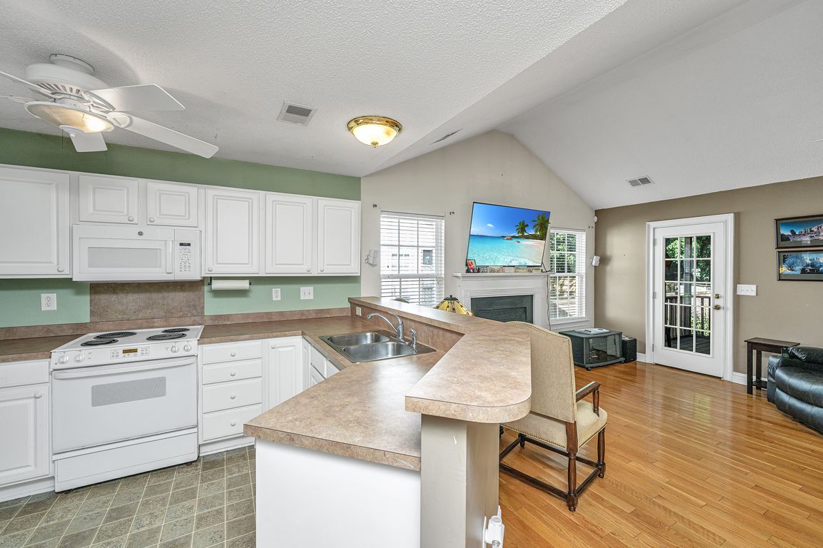 next background image