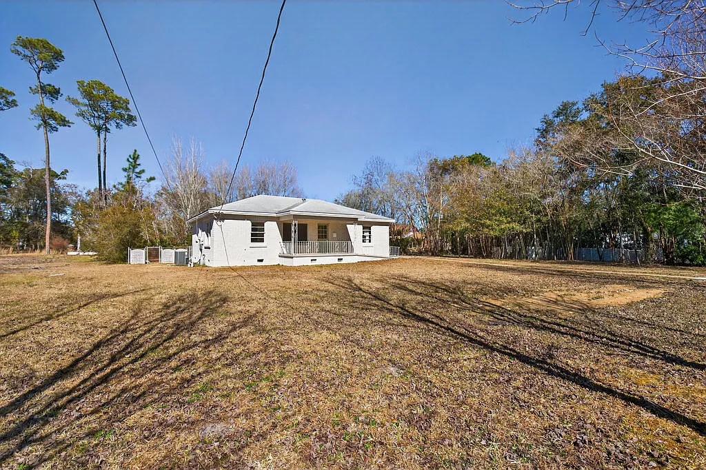 Building Photo - 106 48th St