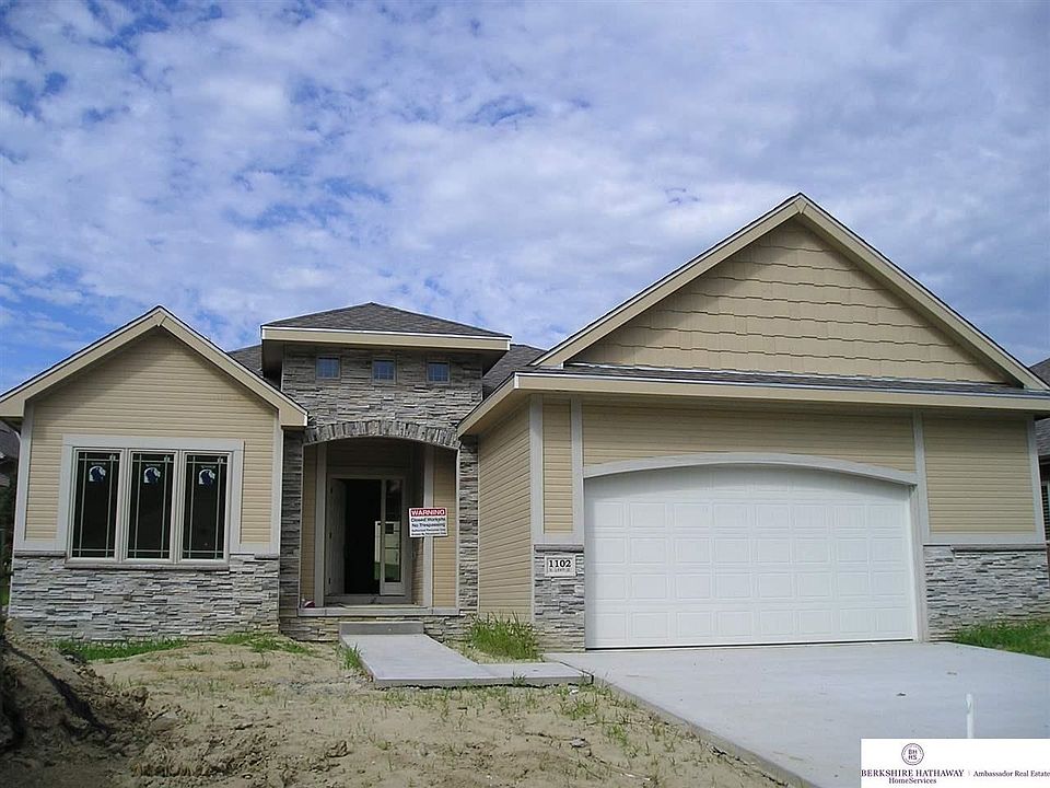 1st image of 1102 N 184th St