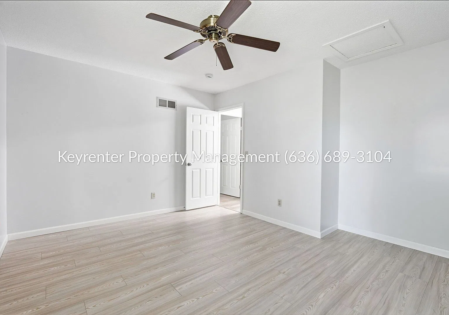 Spacious & Stylish 2-Bedroom Duplex with Attached Garage! — Photo 4