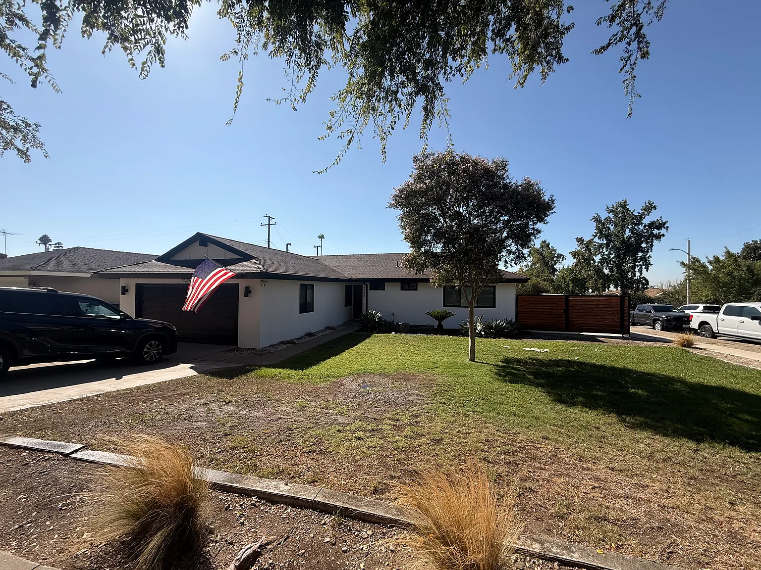 3 bed, 1377 sqft, $4,000 — Photo 2