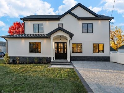 4 Roosevelt Ave, Totowa, NJ, 07512