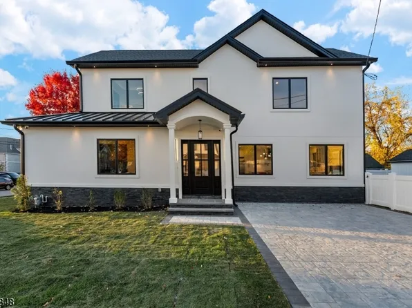 4 Roosevelt Ave, Totowa Boro, NJ 07512