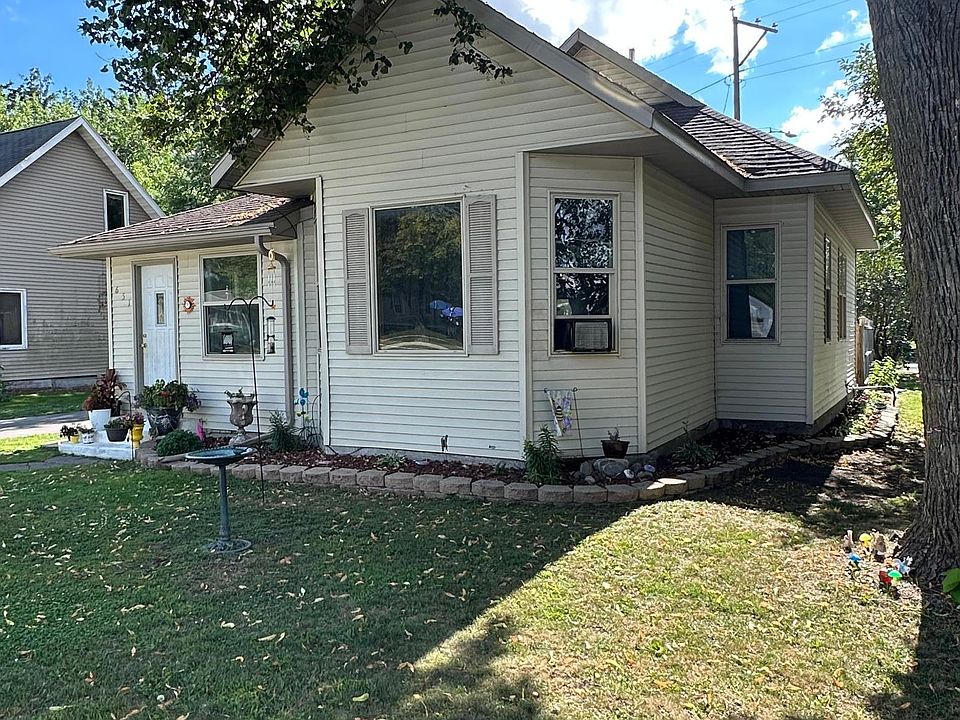 1st image of 651 4th Ave N