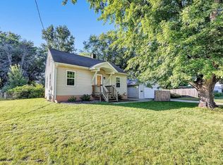 1216 Goodell St, Green Bay, WI 54301