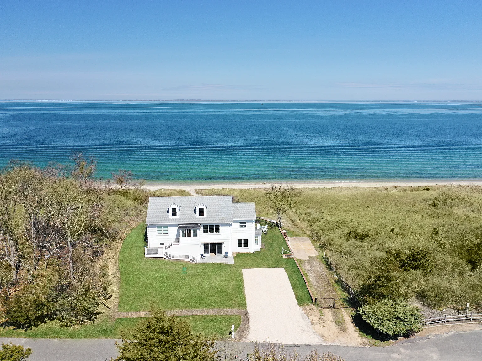 Spectacular Bayfront with Magnificent Sunsets — Photo 3