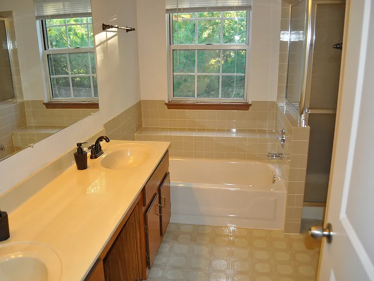 15 Whispering Dr — Photo 16