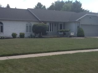 4120 Lyn Dr, Oregon, OH 43616