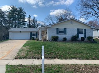 800 Bergquist Dr, Ballwin, MO