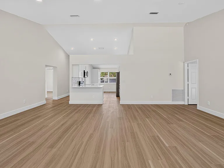 1378 NW 13th Ct — Photo 20