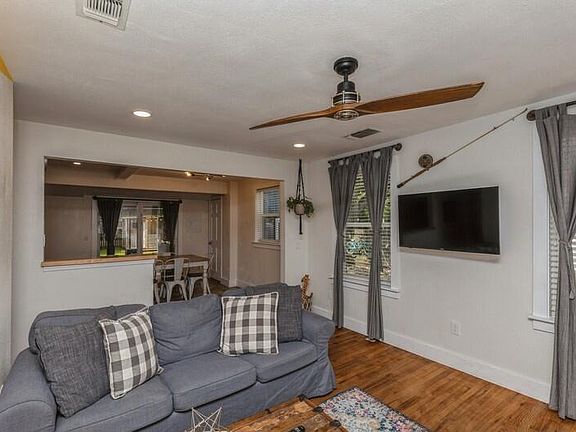5th image of 214 Marshall Dr NE