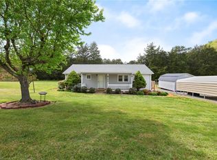 1626 SW School Rd, Clemmons, NC 27012