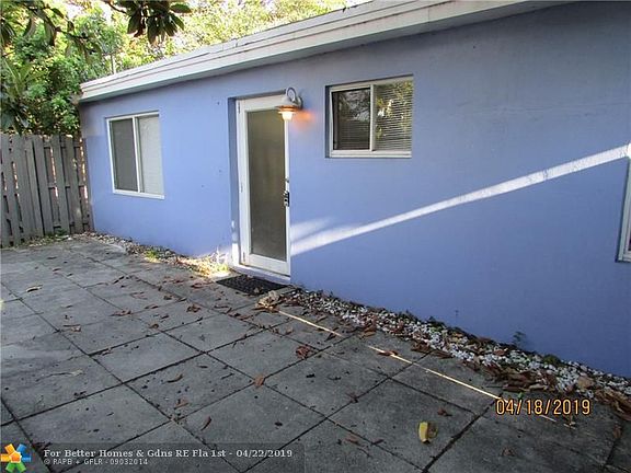 2nd image of 401 SE 18th St APT 3