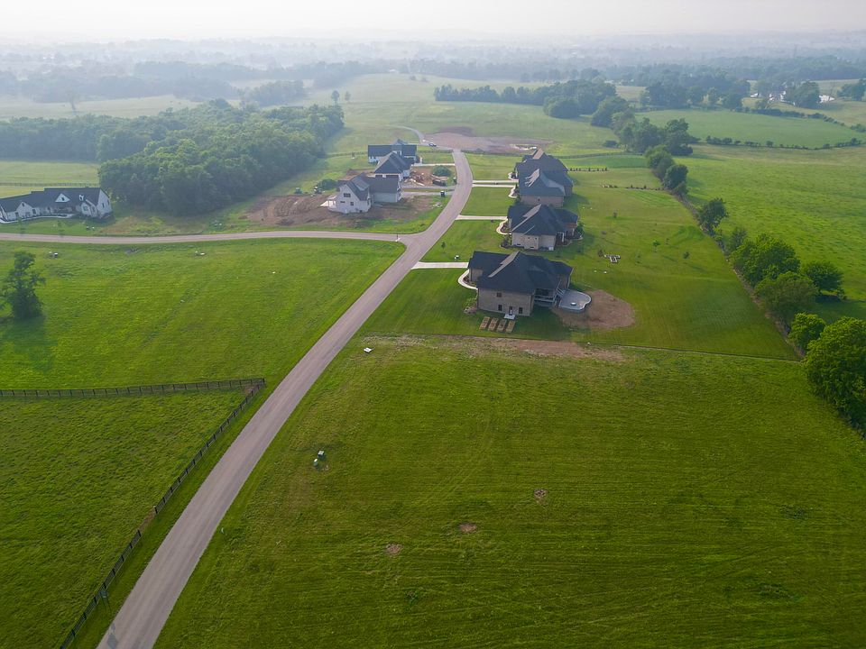 2nd image of 244 Grandview Trl