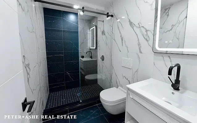 Rented by Peter Ashe | media 20