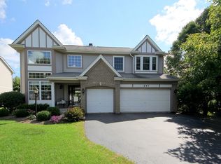 247 Pembrook Ln, Mundelein, IL 60060