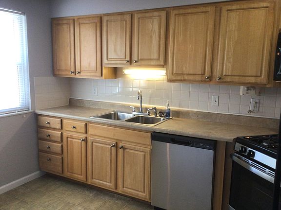 5th image of 4790 Fiji Dr
