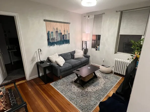 218 Hanover St #1, Boston, MA 02113