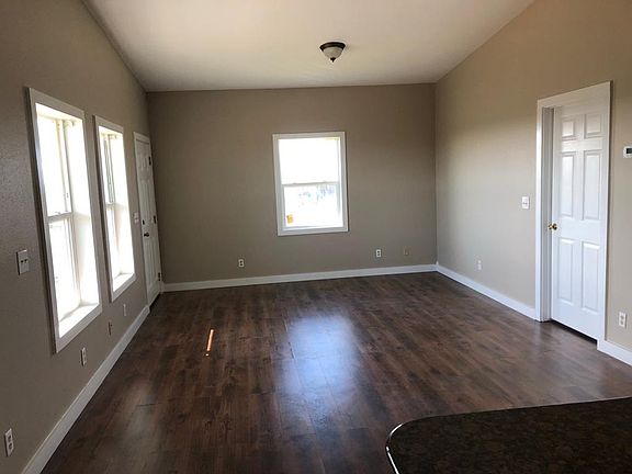 3rd image of 334 W Misty Oak Ln