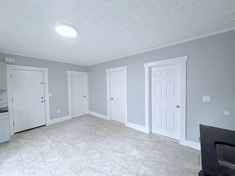 78-80 Franklin St #2 — Photo 7
