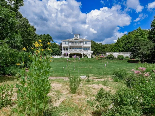 85 Moorings Rd, Marion, MA 02738