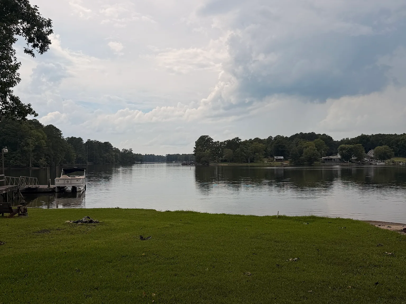 2 bed, 858 sqft, $2,000 — Photo 2
