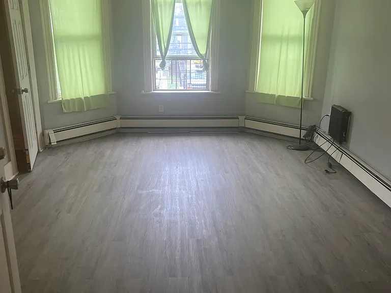 311 Summer Ave #2 — Photo 8