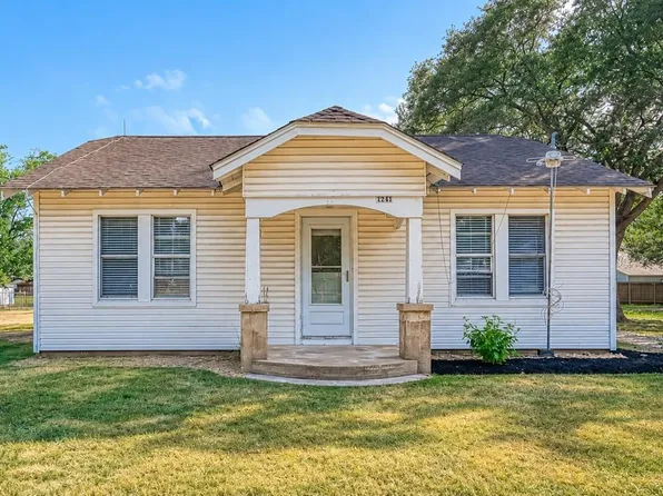 9314 Church St, Needville, TX 77461