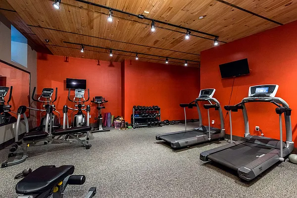 Rented by Nooklyn NYC LLC | media 24