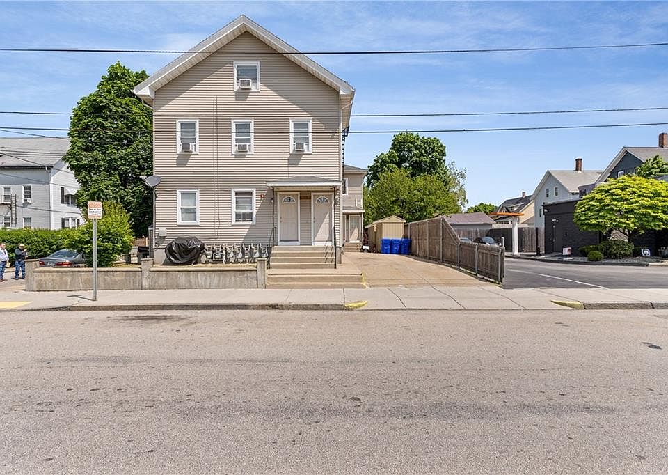 113 Cedar St Pawtucket RI 02860 MLS 1346325 Zillow