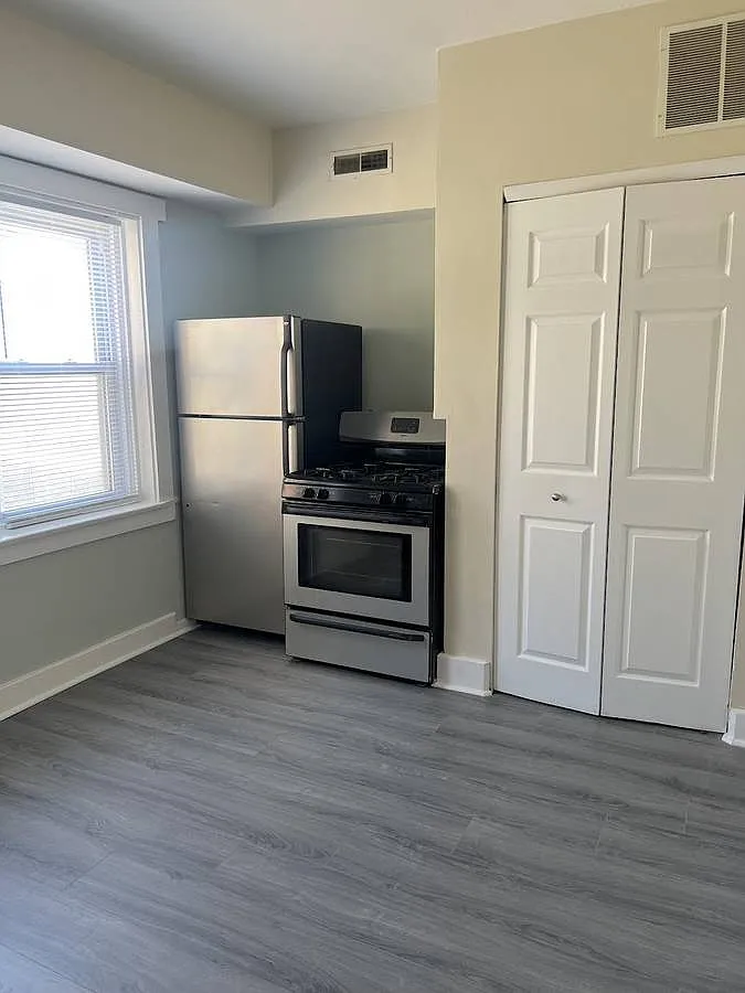 Studio, 550 sqft, $799 — Photo 4