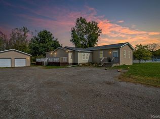 7167 E Carpenter Rd, Davison, MI 48423