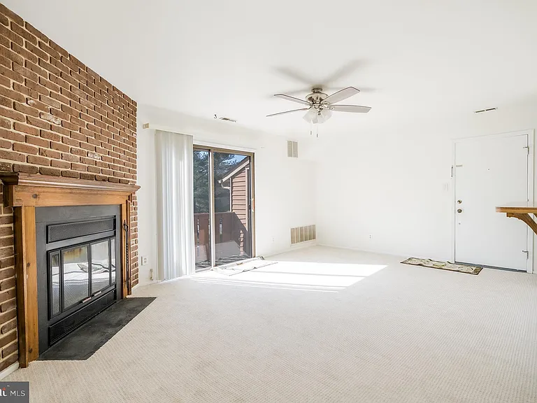 1810 Woodhollow Dr — Photo 4