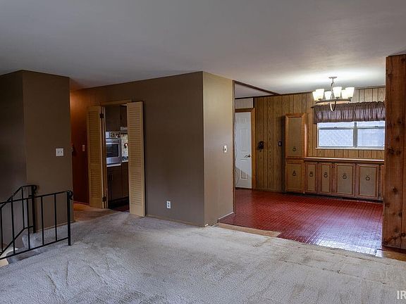4th image of 2408 Pueblo Dr
